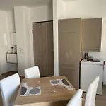 Sunrise With Private Parking Apartament Pula