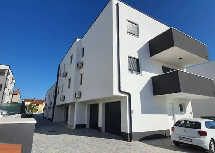 Sunrise With Private Parking