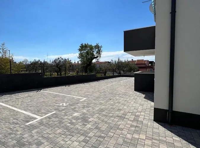 Sunrise With Private Parking