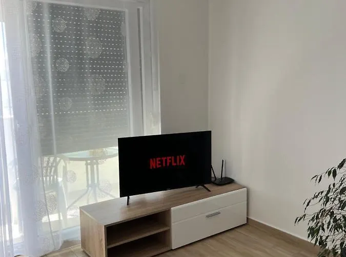 Sunrise With Private Parking 풀라