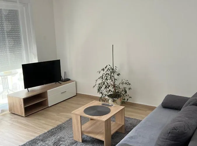 아파트 Sunrise With Private Parking