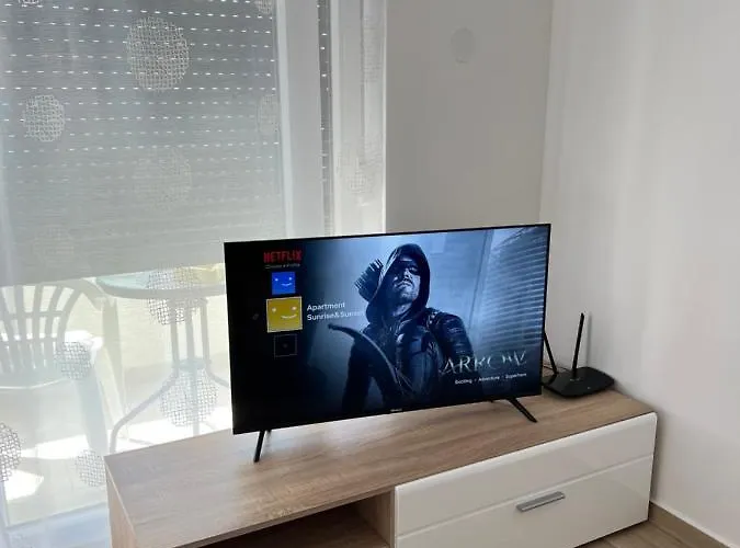 Sunrise With Private Parking