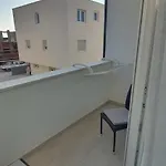 Sunrise With Private Parking 아파트
