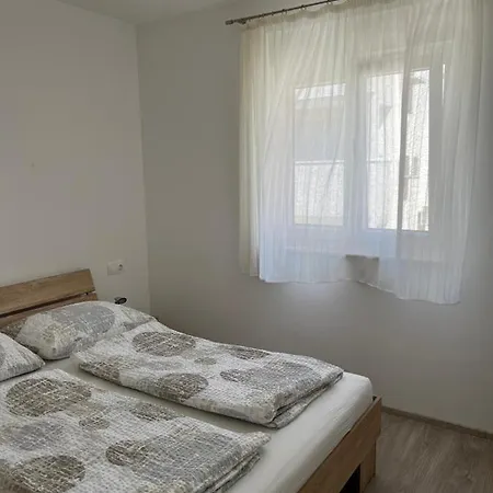 Sunrise With Private Parking Apartment