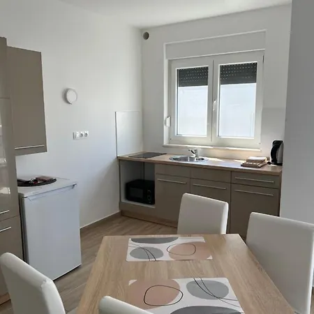 Apartment Sunrise With Private Parking Pula