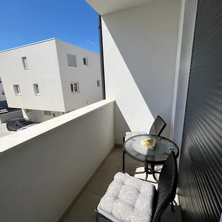 Apartment Sunrise With Private Parking Pula