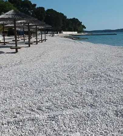 Apartment Sunrise With Private Parking Pula