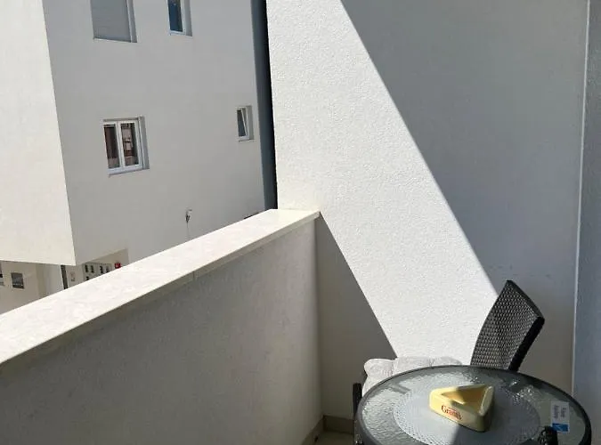 Sunrise With Private Parking Appartement