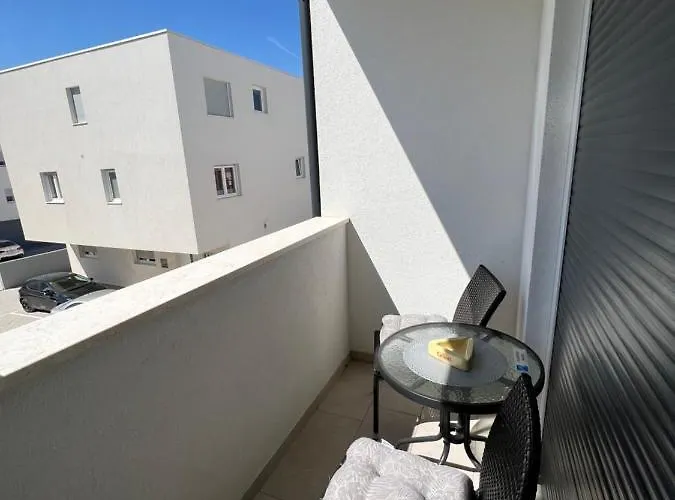Appartement Sunrise With Private Parking Pula
